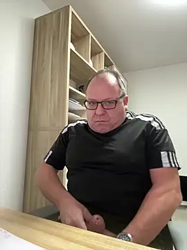 coupleLatinaLovers online show from 02-04-26, 06:08