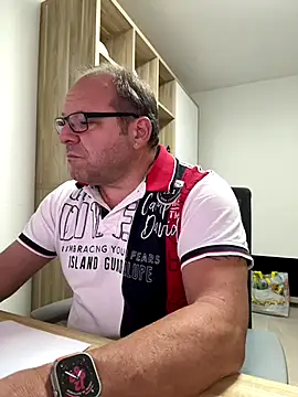 coupleLatinaLovers online show from 09-26-25, 05:25