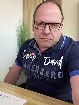 coupleLatinaLovers online show from 03-19-25, 10:00