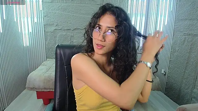 KaitlynLoveCam online show from 10-13-25, 10:54