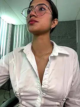 KaitlynLoveCam online show from 11-07-25, 10:13