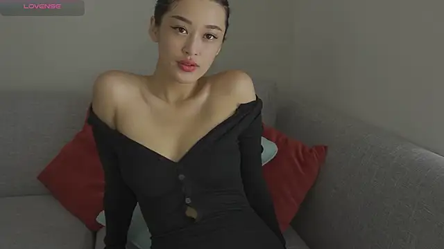 yumisunn online show from 12-19-25, 03:43