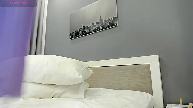 yumisunn online show from 09-26-25, 04:08