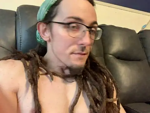 Snapshot of thiccplamp chatting on 10-14-25, 08:31 thiccplamp online show from 10-14-25, 08:31