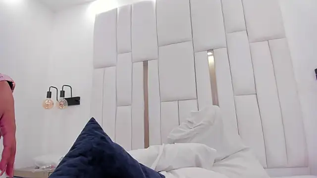 chloe zulay online show from 03-01-26, 02:11