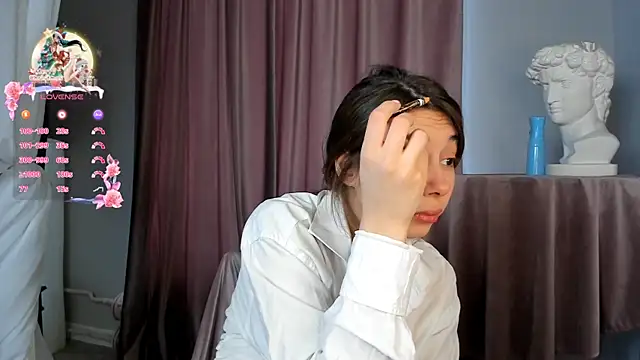 Snapshot of Lucutes chatting on 12-28-24, 06:49 Lucutes online show from 12-28-24, 06:49