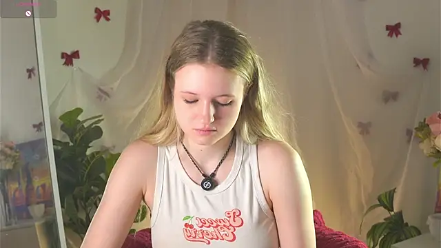 MaydaFoulk online show from 05-27-26, 01:26