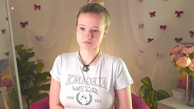 MaydaFoulk online show from 04-18-26, 01:19