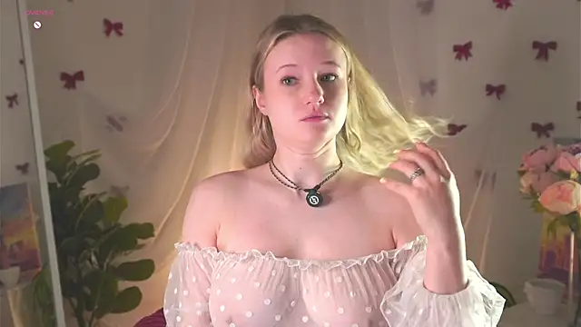 MaydaFoulk online show from 04-22-26, 01:12