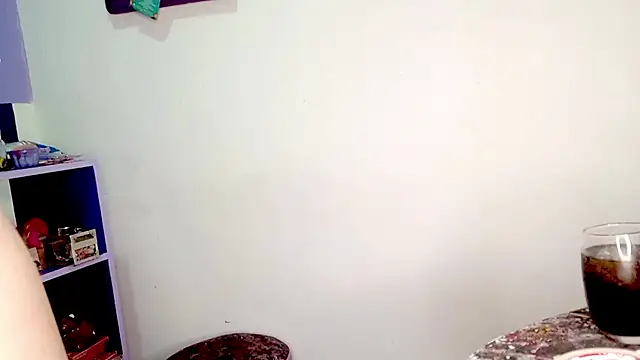 PetiteIvoryQueen19 online show from 06-11-26, 05:15