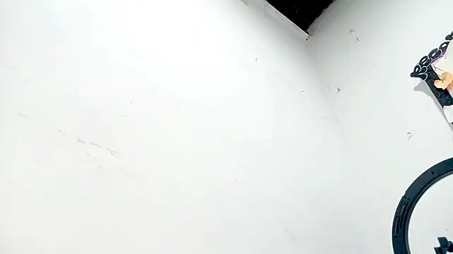 PetiteIvoryQueen19 online show from 11-27-25, 03:18