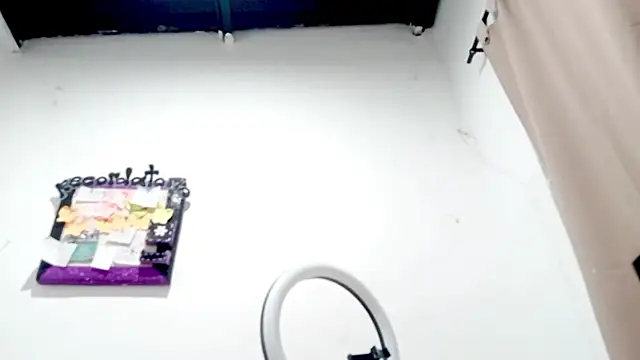 PetiteIvoryQueen19 online show from 11-06-25, 03:54