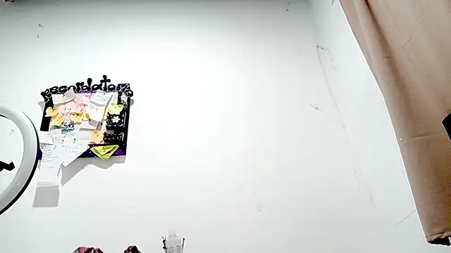 PetiteIvoryQueen19 online show from 10-16-25, 05:38