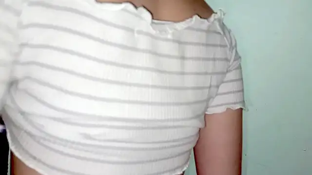 PetiteIvoryQueen19 online show from 06-25-26, 05:12