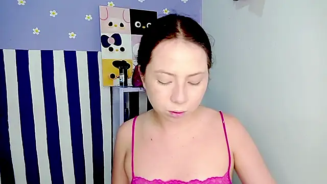 PetiteIvoryQueen19 online show from 04-10-26, 04:08