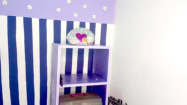 PetiteIvoryQueen19 online show from 04-03-26, 03:35