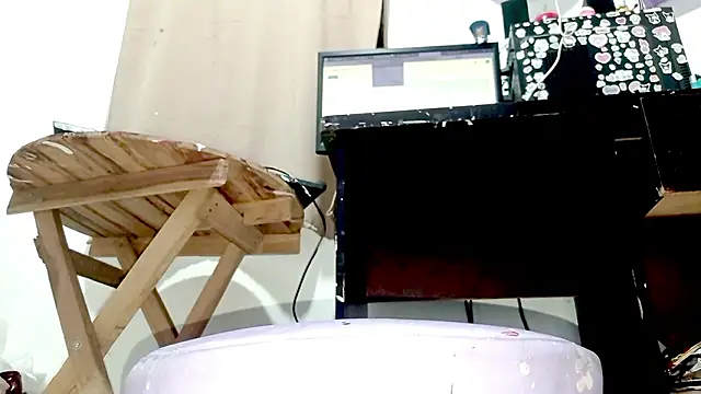 PetiteIvoryQueen19 online show from 03-19-26, 01:27