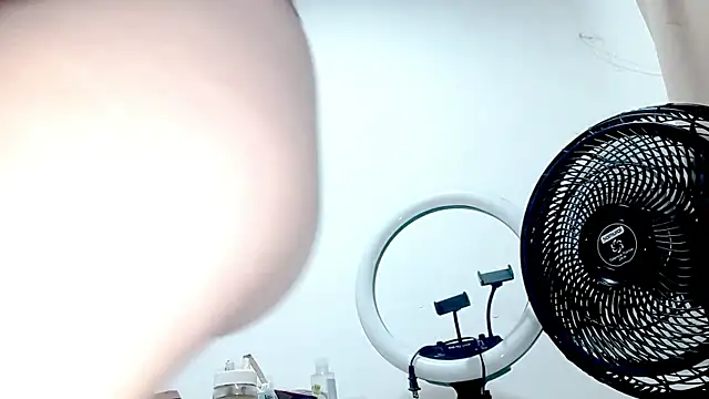 PetiteIvoryQueen19 online show from 11-03-25, 01:22