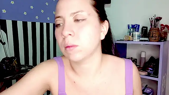 PetiteIvoryQueen19 online show from 05-19-26, 04:08