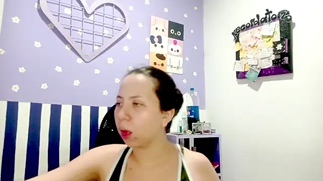PetiteIvoryQueen19 online show from 05-17-26, 04:23