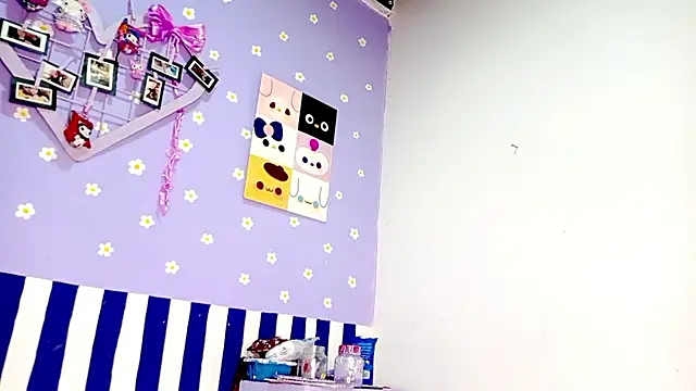 PetiteIvoryQueen19 online show from 06-01-26, 12:22
