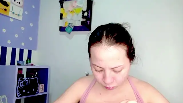 PetiteIvoryQueen19 online show from 06-20-26, 03:44