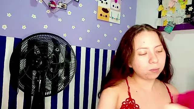 PetiteIvoryQueen19 online show from 05-26-26, 05:16