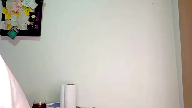 PetiteIvoryQueen19 online show from 06-18-26, 06:01