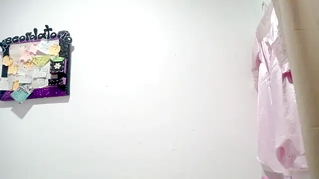 PetiteIvoryQueen19 online show from 07-12-26, 06:14