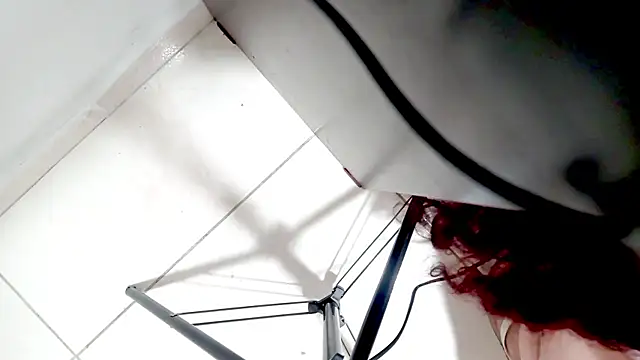 PetiteIvoryQueen19 online show from 09-18-25, 06:27