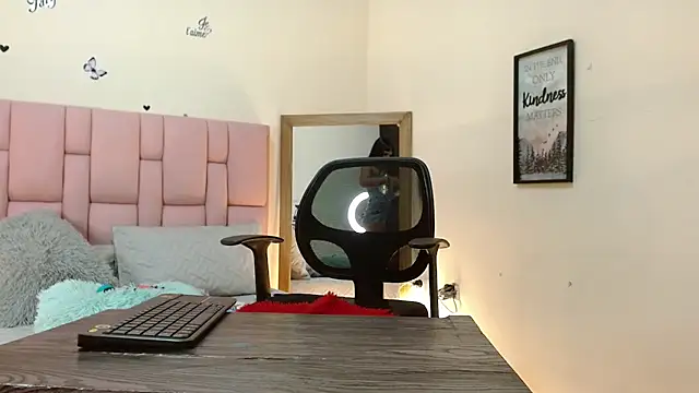 Snapshot of isabela_ferrer_ chatting on 09-12-25, 01:33 isabela ferrer online show from 09-12-25, 01:33