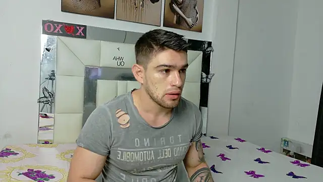 Sexy Alejandro  online show from 03-18-25, 11:00