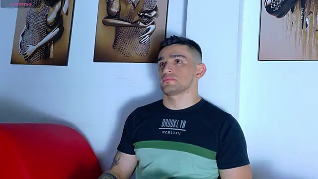 Sexy Alejandro  online show from 04-05-26, 01:56