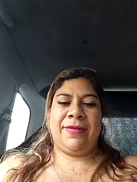 Snapshot of Laura-Hernandez chatting on 02-02-26, 07:35 Laura-Hernandez online show from 02-02-26, 07:35