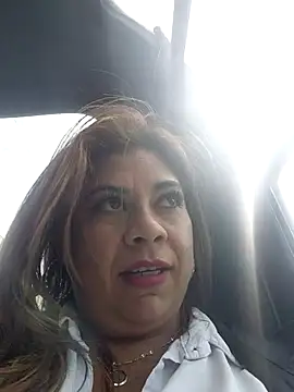 Laura-Hernandez online show from 06-04-26, 02:33