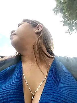 Laura-Hernandez online show from 10-01-25, 03:27