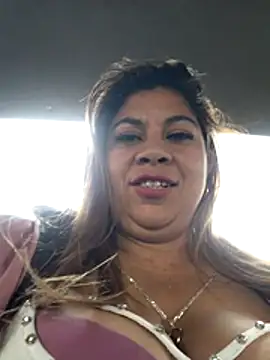 Snapshot of Laura-Hernandez chatting on 01-31-26, 07:23 Laura-Hernandez online show from 01-31-26, 07:23