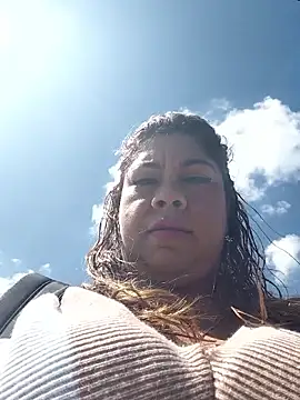 Laura-Hernandez online show from 01-07-26, 03:28