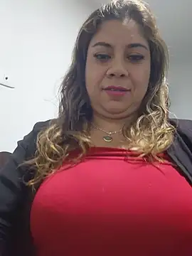 Snapshot of Laura-Hernandez chatting on 07-20-26, 02:08 Laura-Hernandez online show from 07-20-26, 02:08