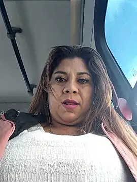 Laura-Hernandez online show from 10-25-25, 03:01