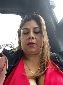 Laura-Hernandez online show from 11-14-25, 03:26