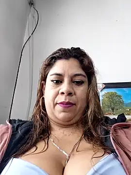 Laura-Hernandez online show from 11-24-25, 03:12