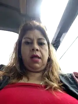 Laura-Hernandez online show from 05-21-26, 03:20