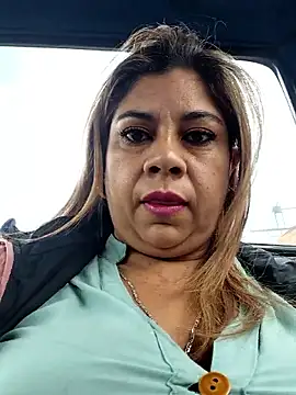 Snapshot of Laura-Hernandez chatting on 01-16-26, 02:43 Laura-Hernandez online show from 01-16-26, 02:43