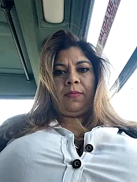 Laura-Hernandez online show from 03-04-26, 02:14