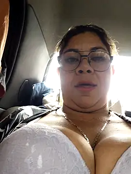 Laura-Hernandez online show from 01-05-26, 05:27