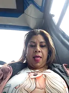 Laura-Hernandez online show from 05-01-26, 03:28