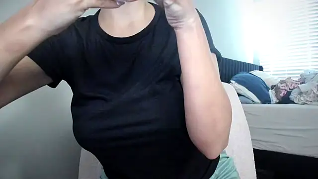 Snapshot of bigb00tyjudyyX chatting on 10-09-25, 03:23 bigb00tyjudyyX online show from 10-09-25, 03:23