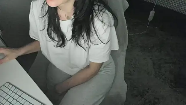 bigb00tyjudyyX online show from 04-09-26, 03:51