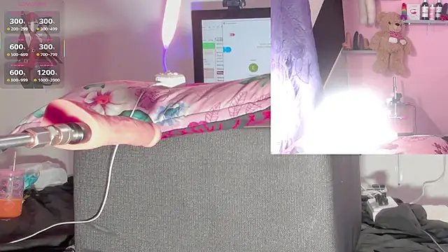 Snapshot of kira_touka chatting on 11-27-25, 03:07 kira touka online show from 11-27-25, 03:07